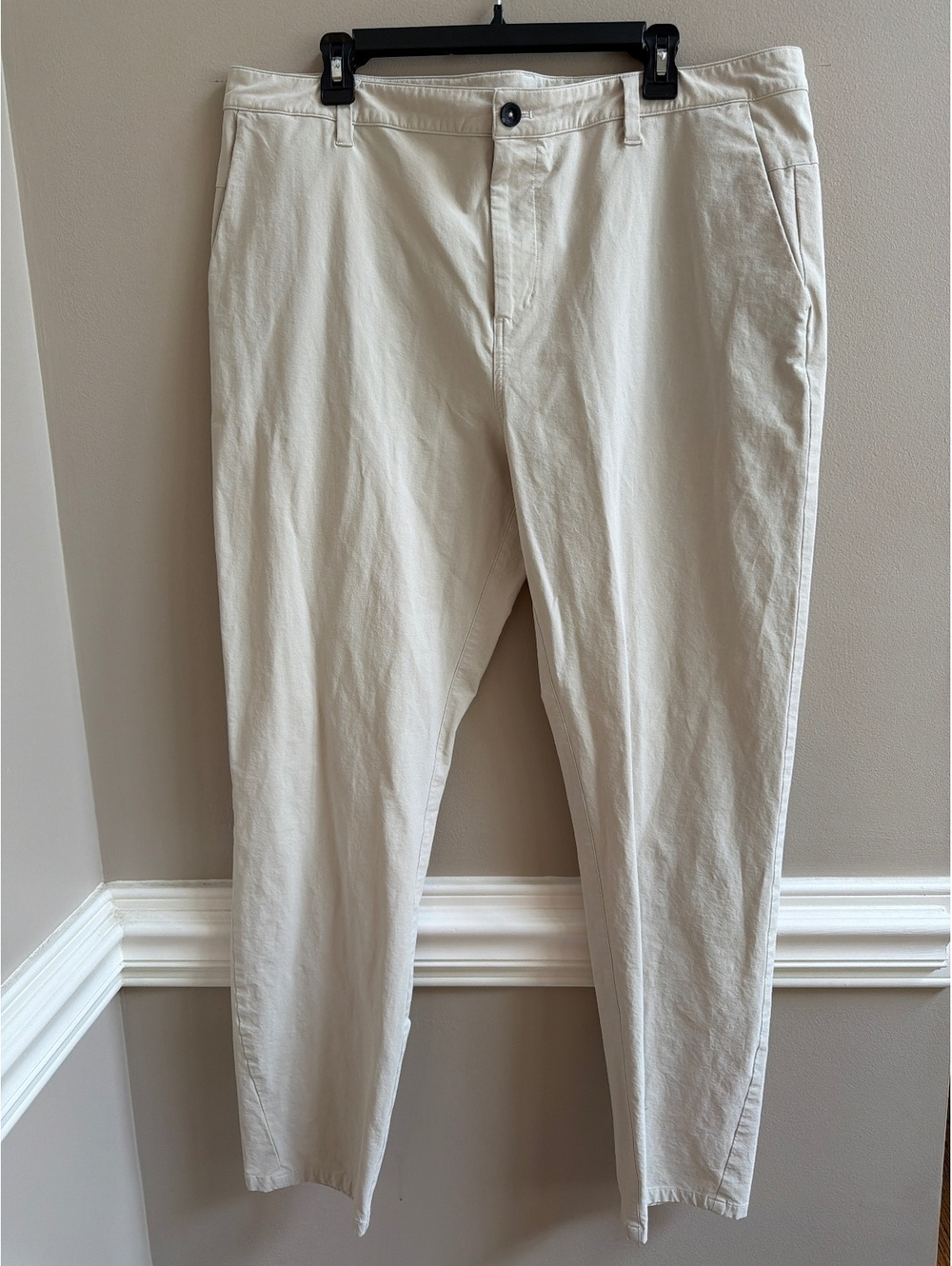 Vuori Barren Performance Chino Pants Khaki Beige Size 38